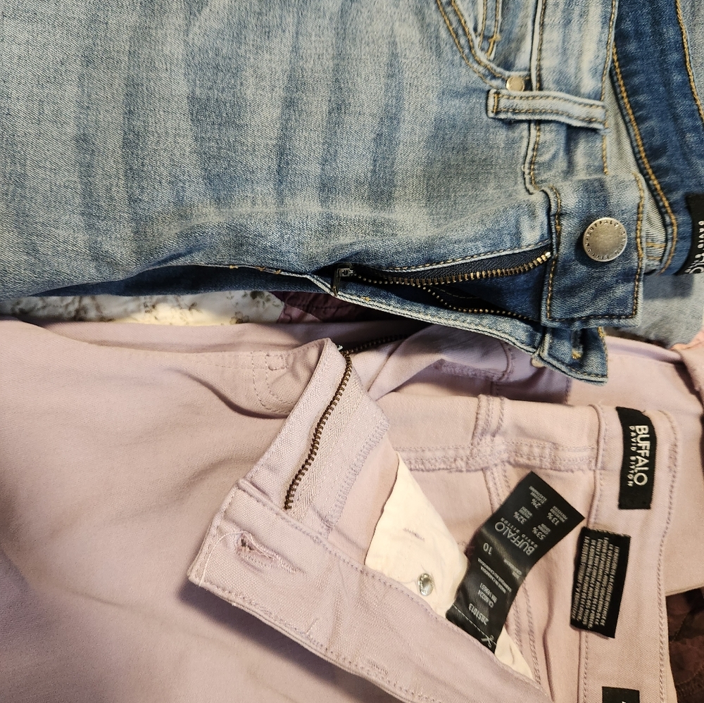 Capris - Picture 2 of 2